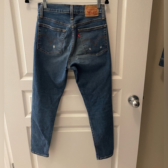 Levi’s Wedgie Skinny Jeans - Picture 3 of 3